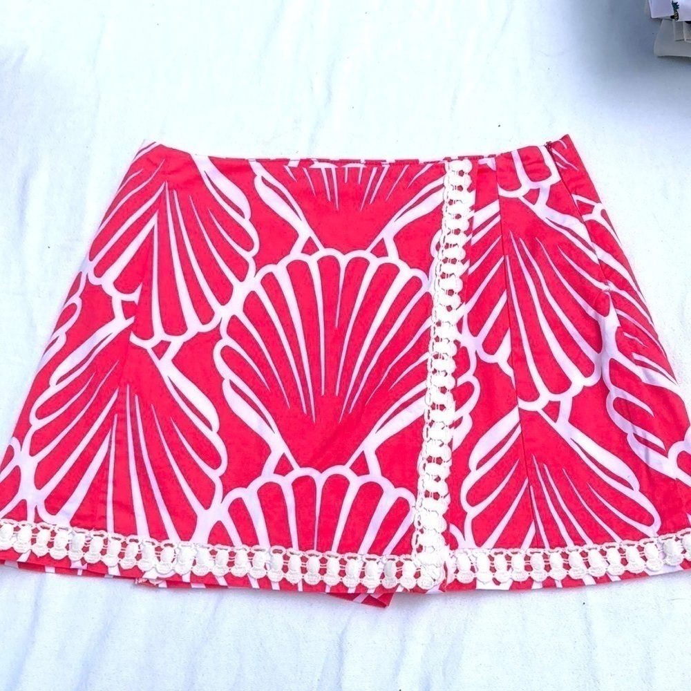 Crown and Ivy Skort size 8 petite Scallop Shells